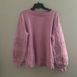 Wonderly floral embroidered Pink Crewneck